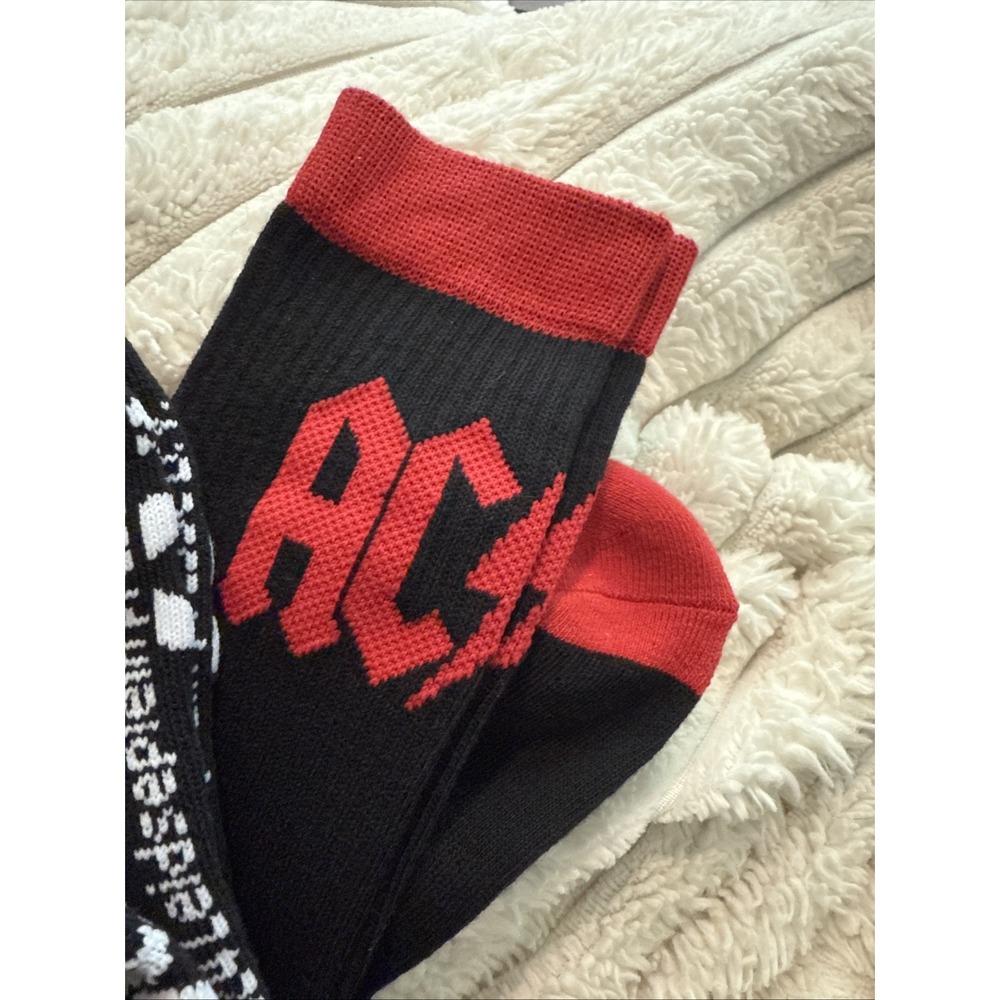 AC/DC Back In Black Crew Socks‎ Soft Thick Comfortable 2 Pair Size M: 8-12 B9 - Picture 3 of 3